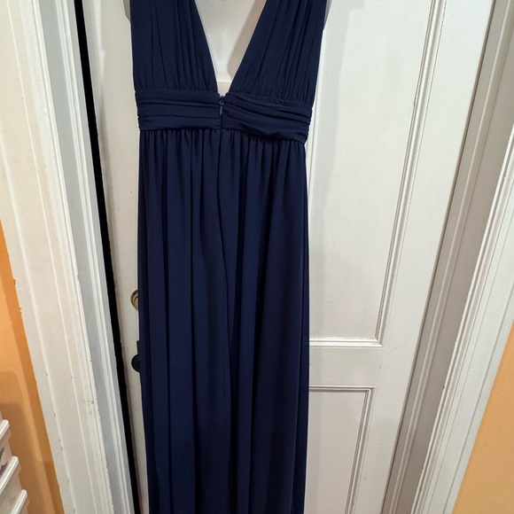 Lulu’s Navy plunge neck bridesmaid dress, size Large - Picture 6 of 6
